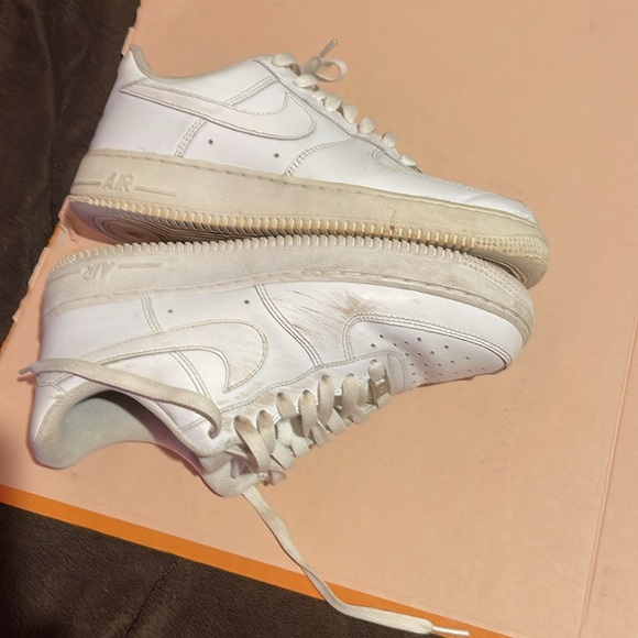 Nike 1s - Picture 3 of 4